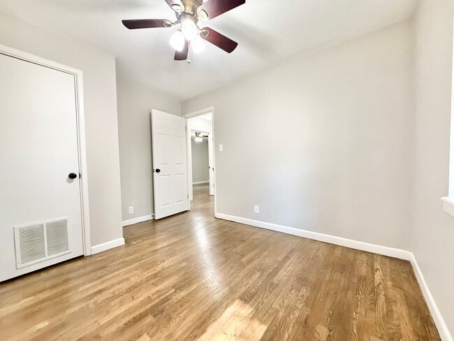 Building Photo - 25 Woodcliff Cir