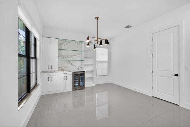 Building Photo - 4025 Faraday Wy