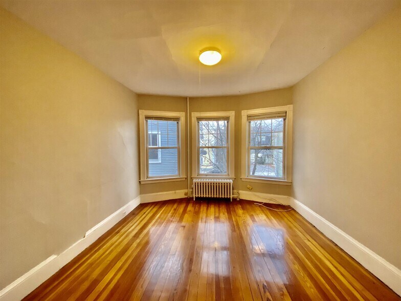 Building Photo - 9 Eustis St