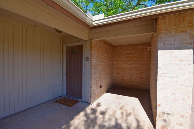Building Photo - 5936 Cherry Loop