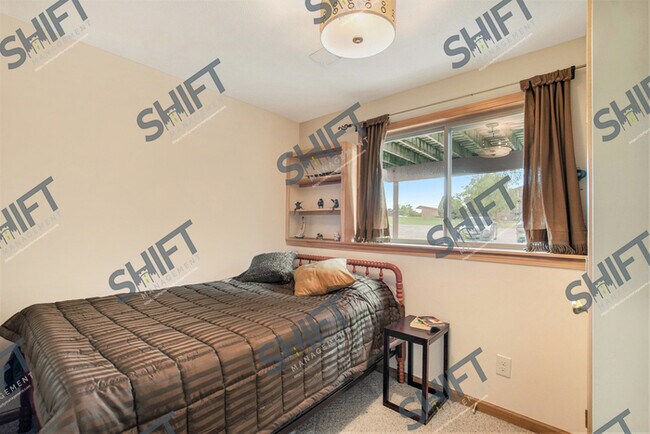 Building Photo - 2688 Walnut Hills Ct - 3 bedroom Kentwood ...