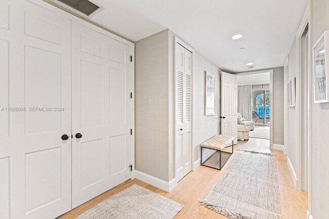 Building Photo - 5221 Fisher Island Dr