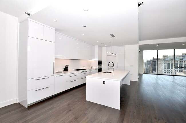 Building Photo - 60 E Randolph St