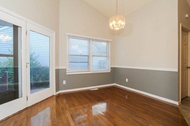 Building Photo - 3218 Vineyard Ct