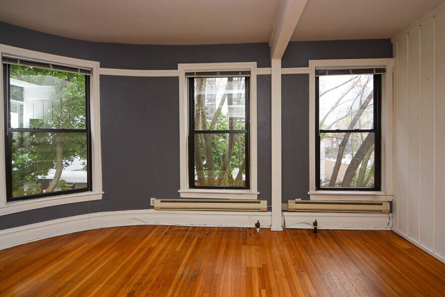 Building Photo - 1219 N Dearborn