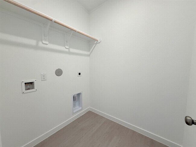 Building Photo - 31906 Blossom Ln