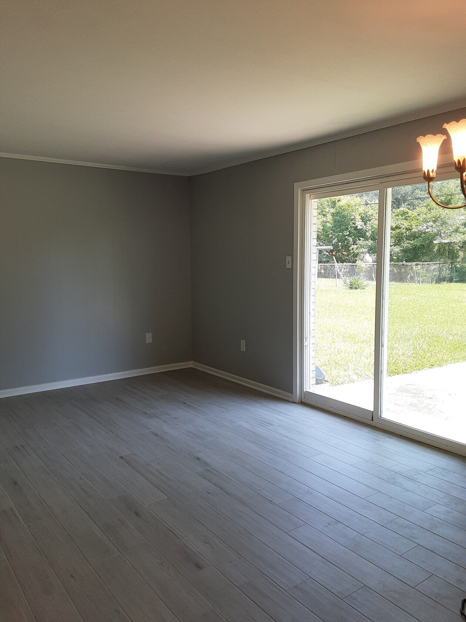 Den - 9469 Macedonia Ave