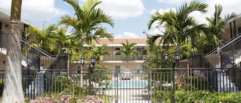 Building Photo - 2102 Alamanda Dr