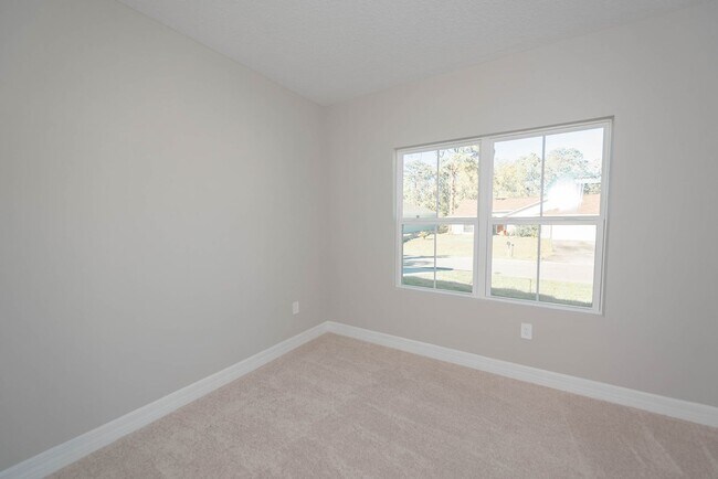 Building Photo - Peaceful and Private setting new construct...