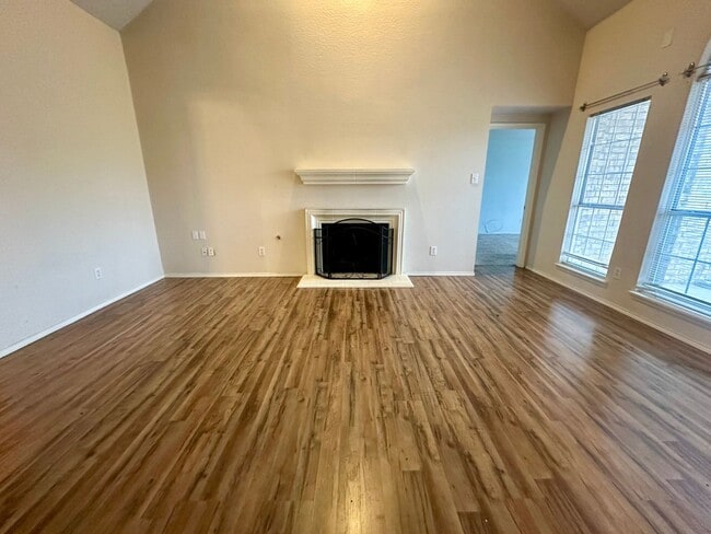 Building Photo - Park Glen Keller ISD Move-In April