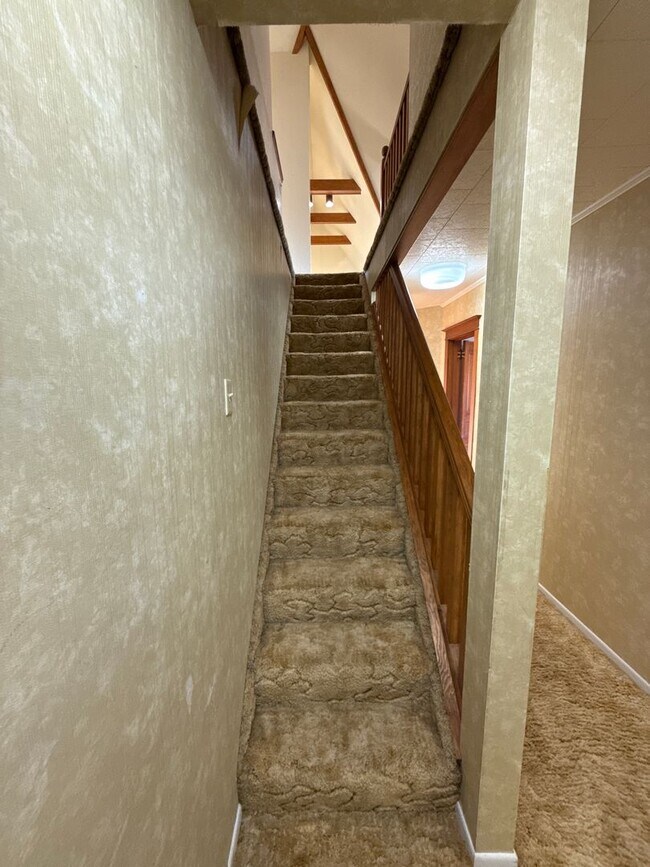 Building Photo - BM- 406