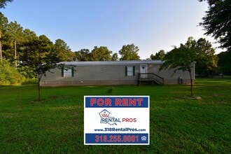 Building Photo - 3 Bedroom 2 Bath Mobile Home in Choudrant