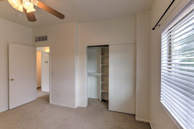 Building Photo - Rancho Sahuarita