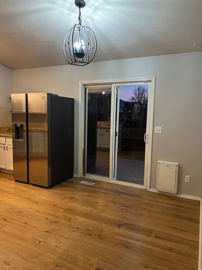 Building Photo - Welcome to this charming 3 bedroom, 2 bathroom home located in Nampa, ID.