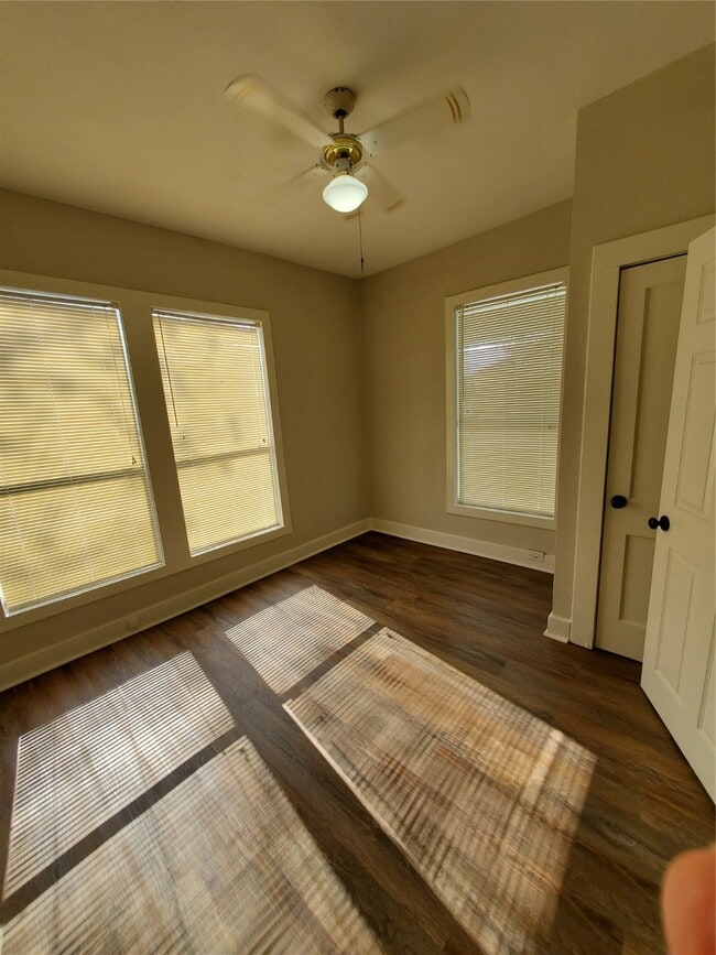 Building Photo - 1205 2nd St