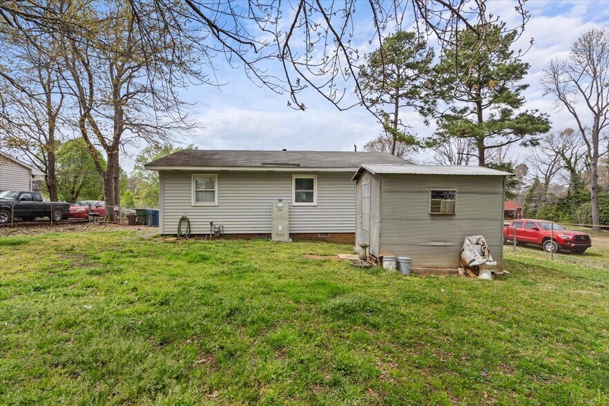 Building Photo - 208 Tomberlin Rd
