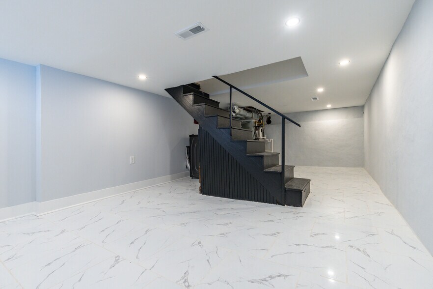 Building Photo - 3120 Tilton St