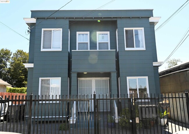 Building Photo - 685 37th St