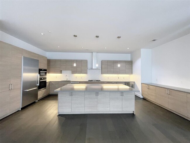 Building Photo - 1409 Post Oak Blvd