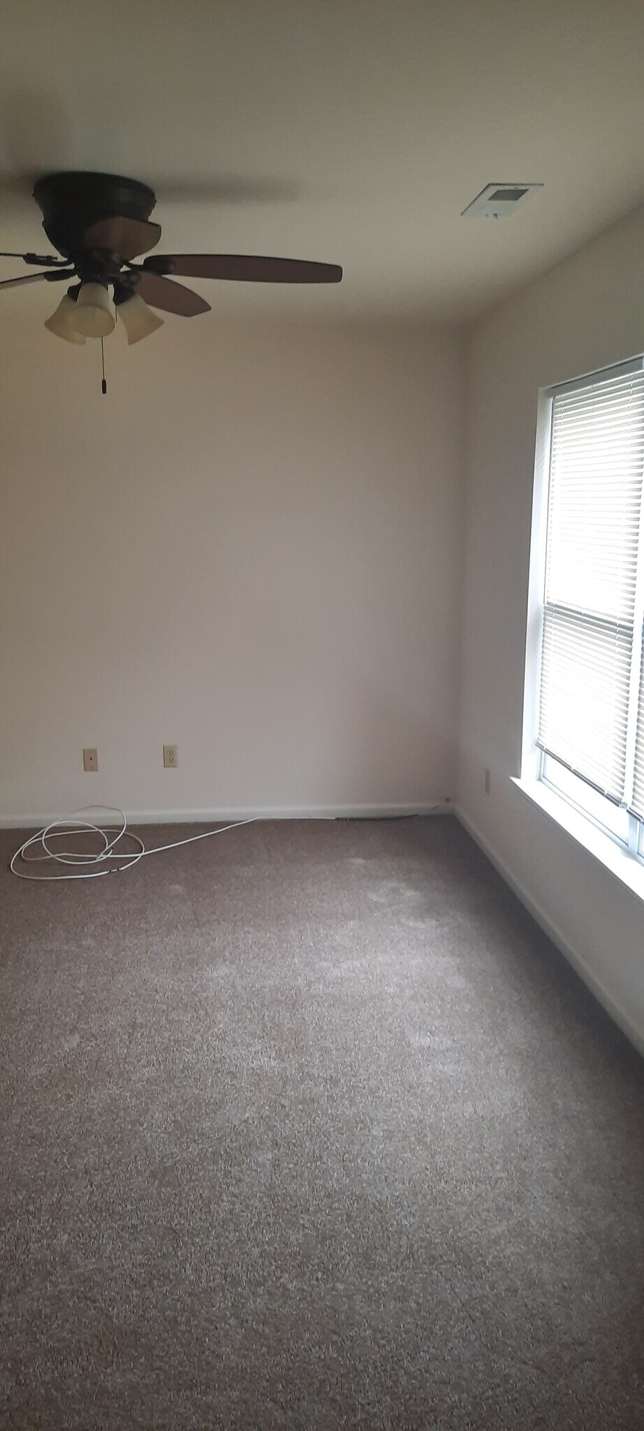 Building Photo - 64 Isabella Ave