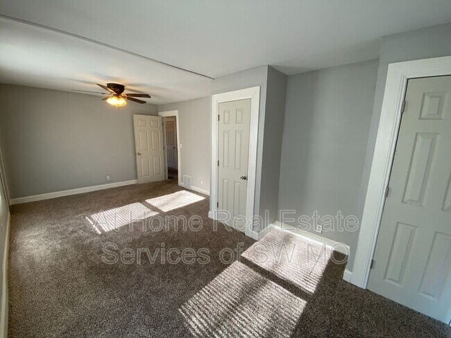 Building Photo - 1471 E Mcgee St