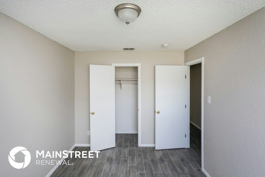 Building Photo - 6409 Stardust Dr S