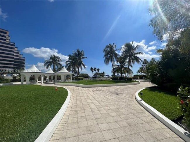 Building Photo - 5161 Collins Ave