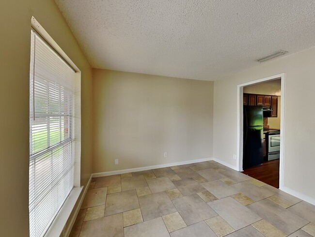 Building Photo - Cozy 3bd/1.5bth Home!!