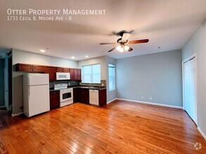 Building Photo - Luxurious 4BR/2BA with Washer/Dryer, Centr...