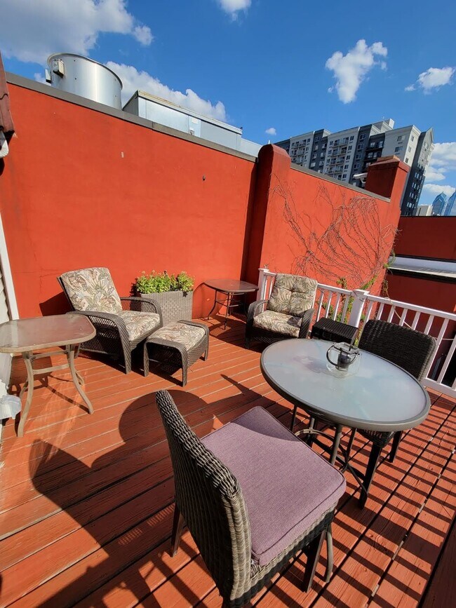 3RD FL DECK OFF MASTER BEDROOM - 1834 Brandywine St