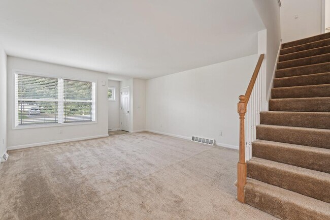 Building Photo - 54 Plank Rd