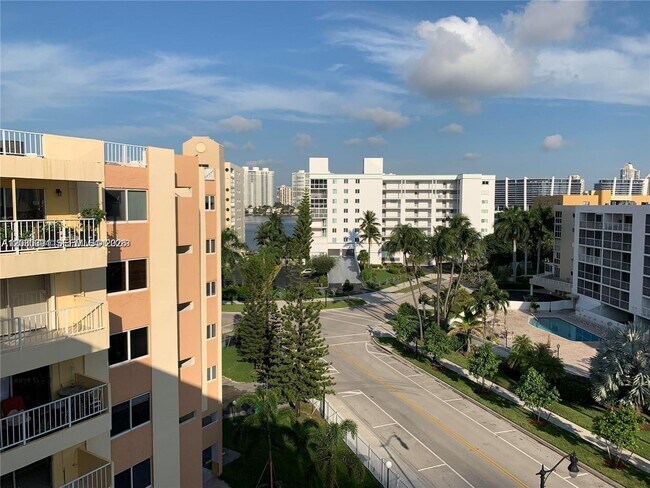 Building Photo - 200 178th Dr