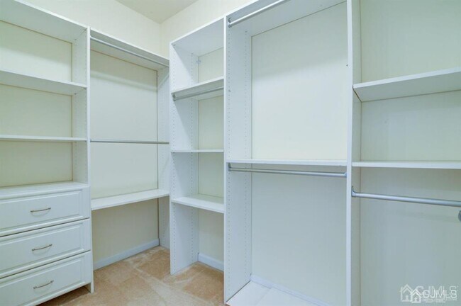 Building Photo - 843 Liberty Ct