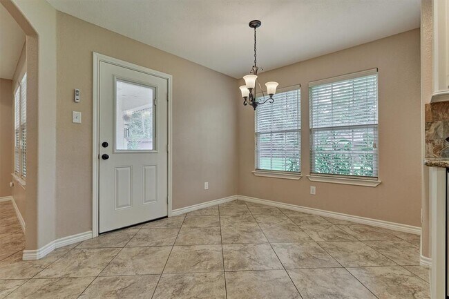 Building Photo - 10657 Royal Cavins Dr