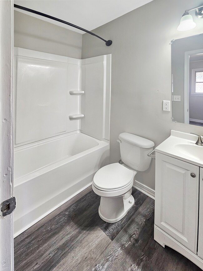 Building Photo - 36 Hall St