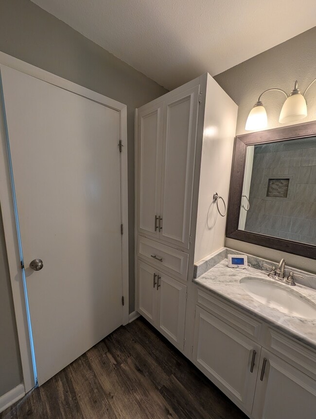 Building Photo - 204 Ralph St