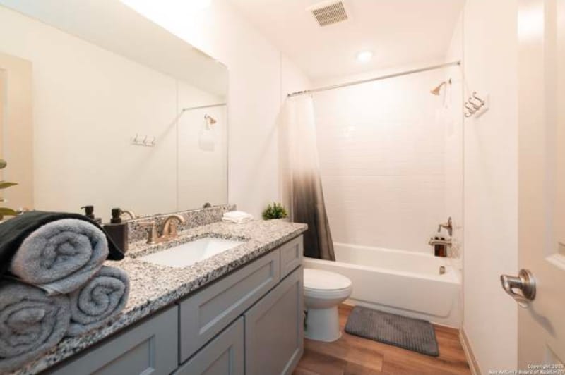 Building Photo - 7508 Magnolia Village