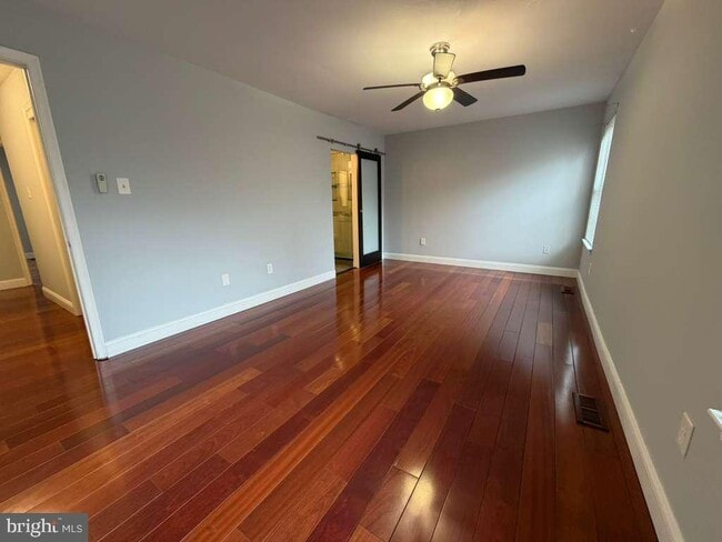 Building Photo - 10354 College Square