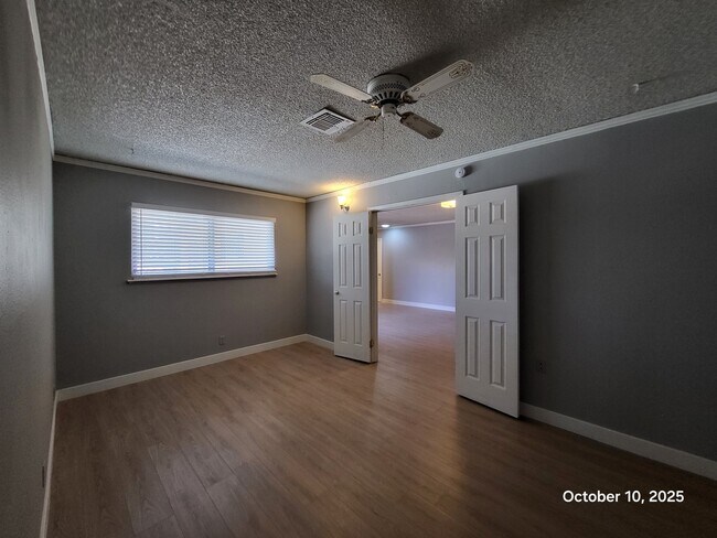 Building Photo - 6355 W Twain Ave