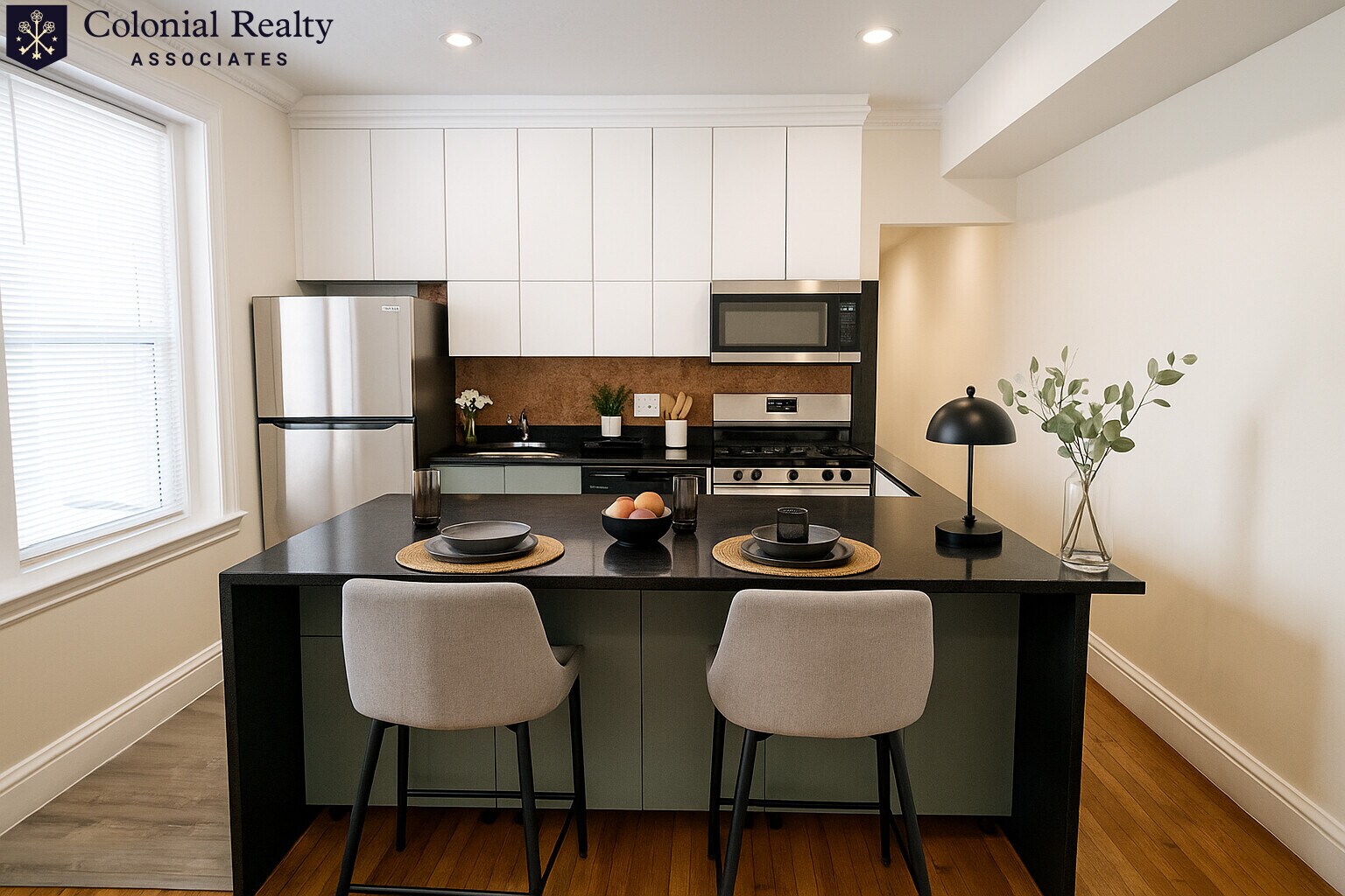 Building Photo - 73 Thatcher St