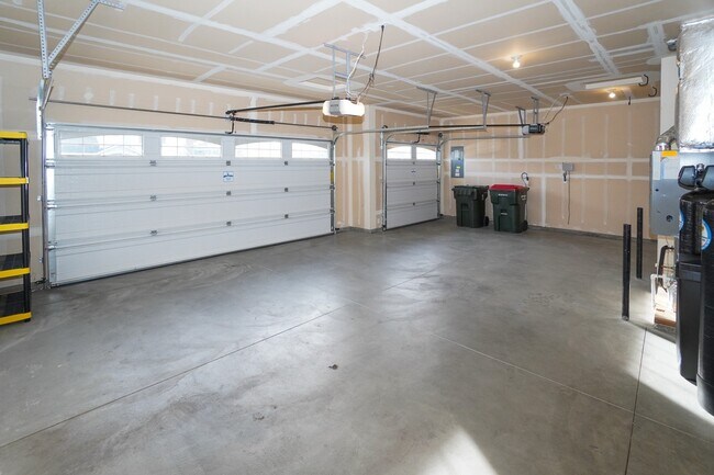 Building Photo - 4272 W Peak Cloud Dr