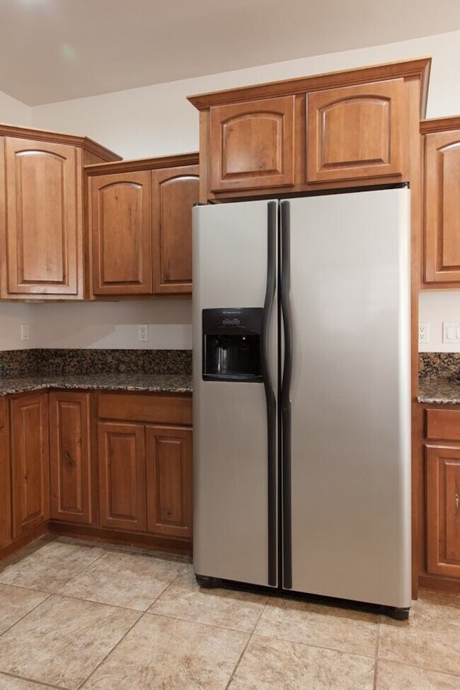Building Photo - 3 Bedroom Single-Family Home in Central Hu...