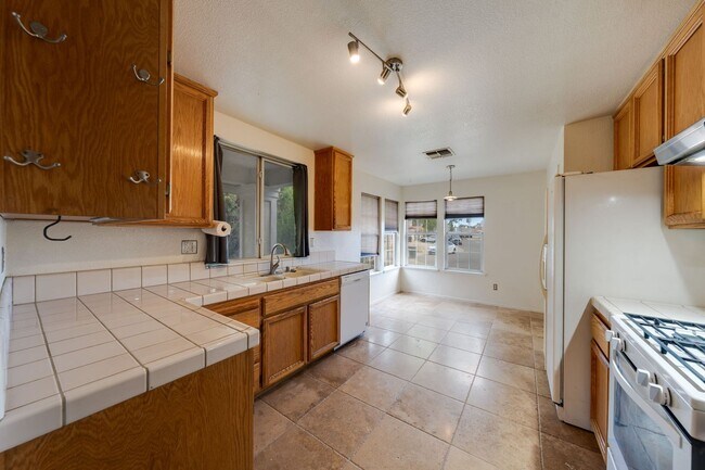 Building Photo - 6115 Brahms Ct