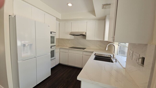 Building Photo - Gorgeous Newly Remodeled 4 Bedroom 2 Bath Home for Rent in West Hills