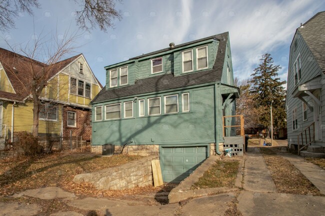 Building Photo - SO PRETTY - 2233 E 69th Street, Kansas Cit...