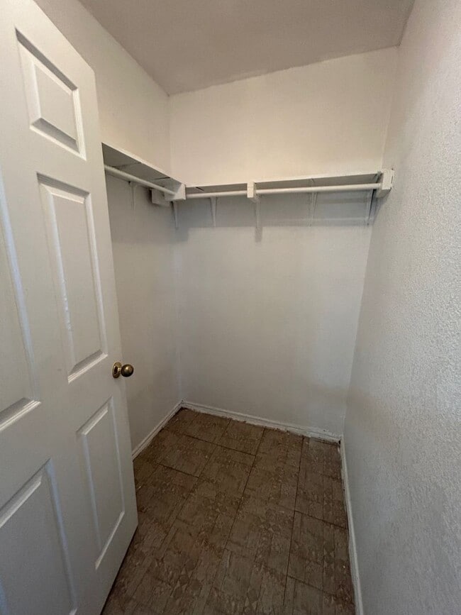 Building Photo - COMING SOON! Cute 3 Bedroom, 1 Bath Close to Downtown San Antonio.