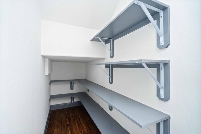 Building Photo - 4506 Mayflower St