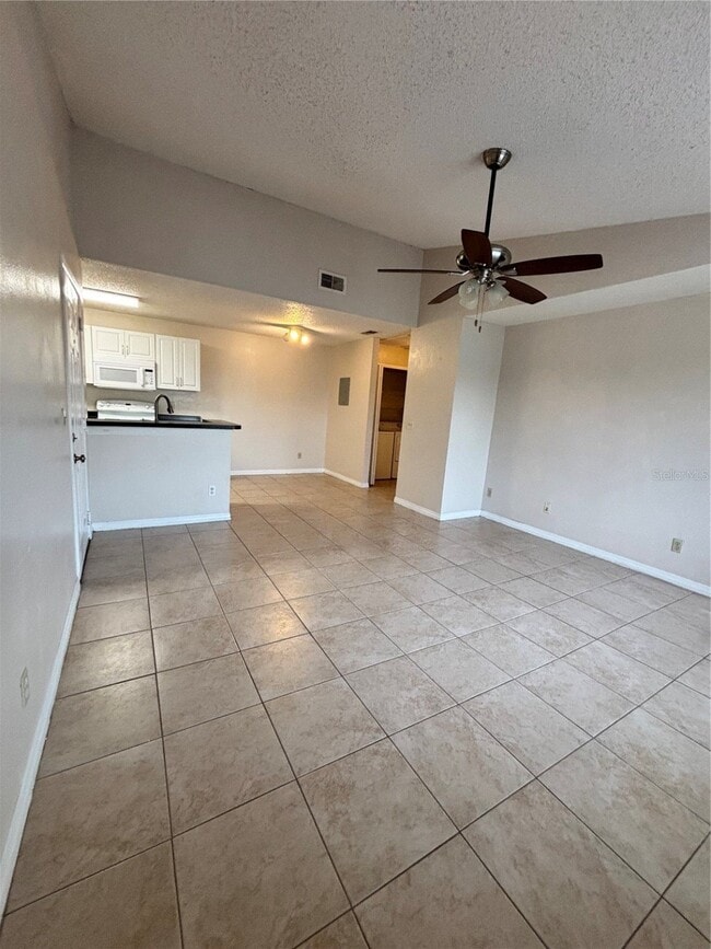 Building Photo - 2030 Cascades Blvd