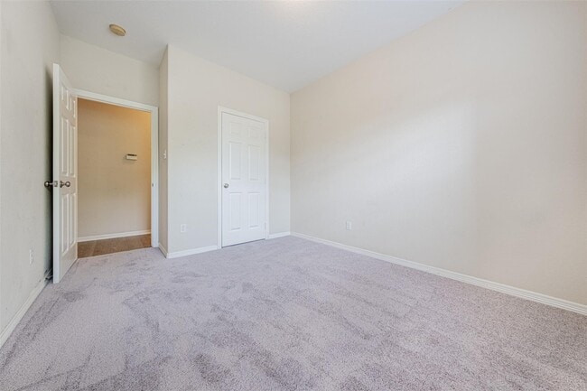Building Photo - 13727 Charterhouse Way