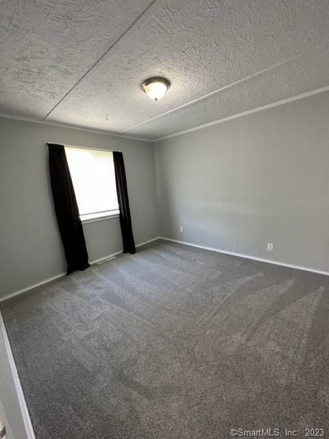 Building Photo - 8 Midway Oval